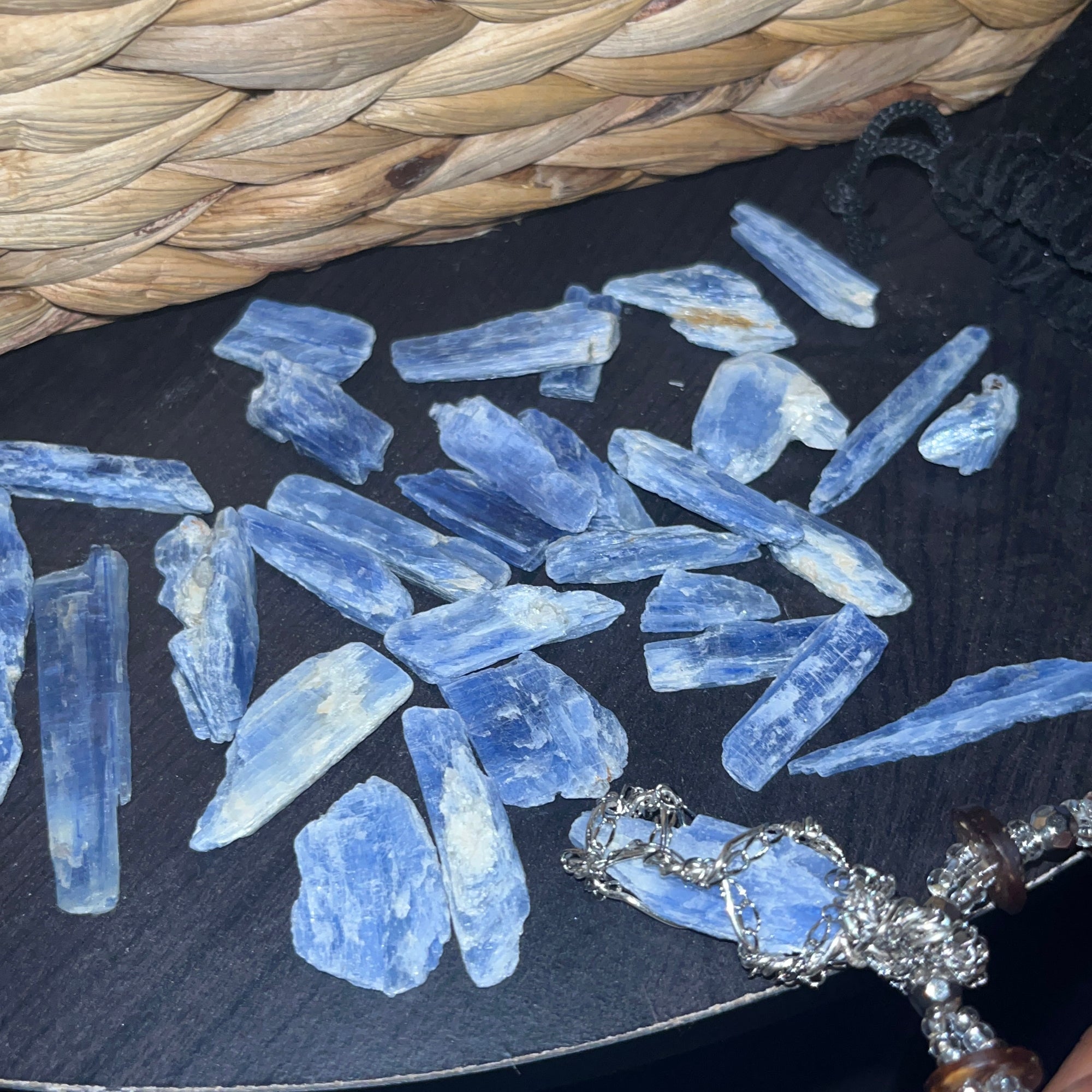 Clear To Hear Choker
